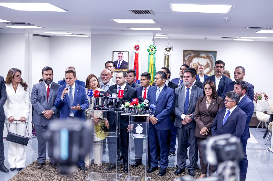 Adjuto Afonso durante coletiva de imprensa - Foto: Divulgação.